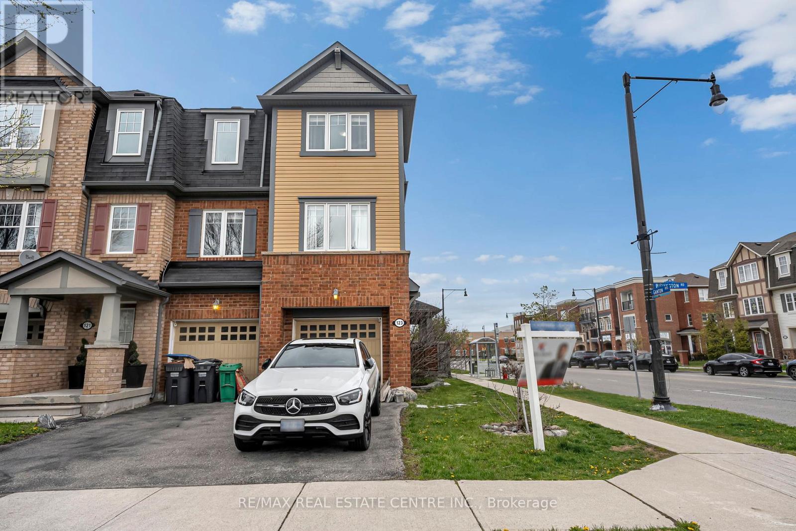123 Bevington Road, Brampton, Ontario  L7A 0P7 - Photo 2 - W13136708