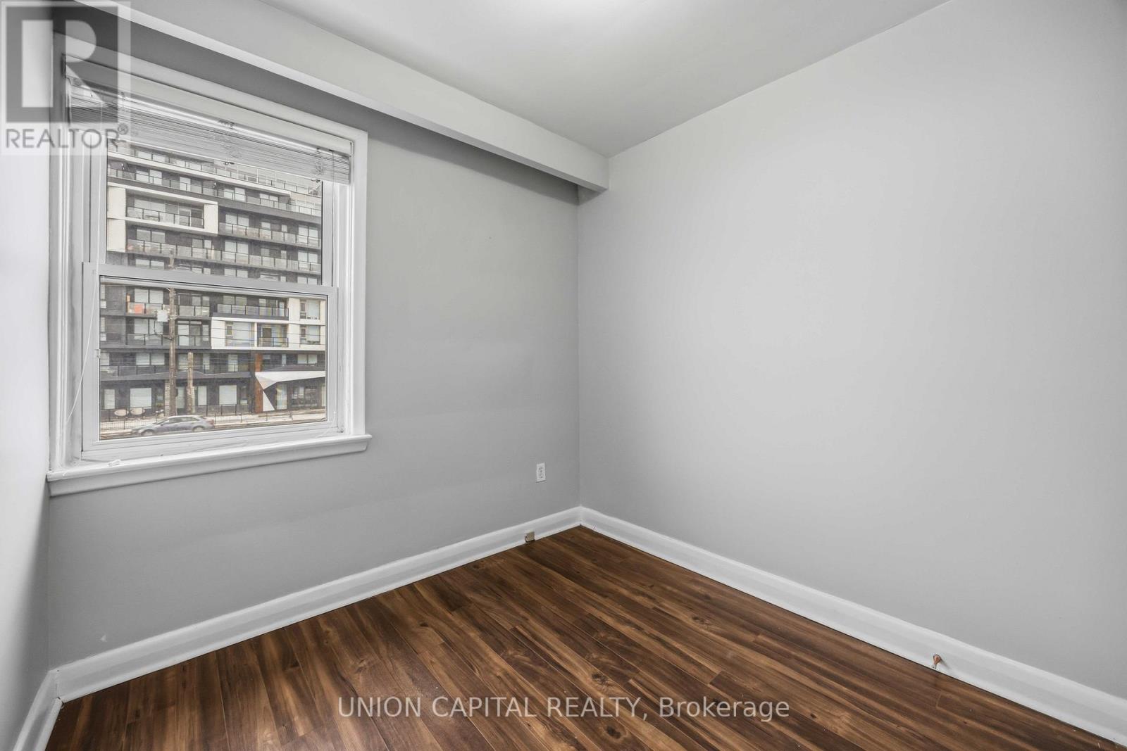 Upper - 515 Marlee Avenue, Toronto, Ontario  M6B 3J3 - Photo 8 - W13136818