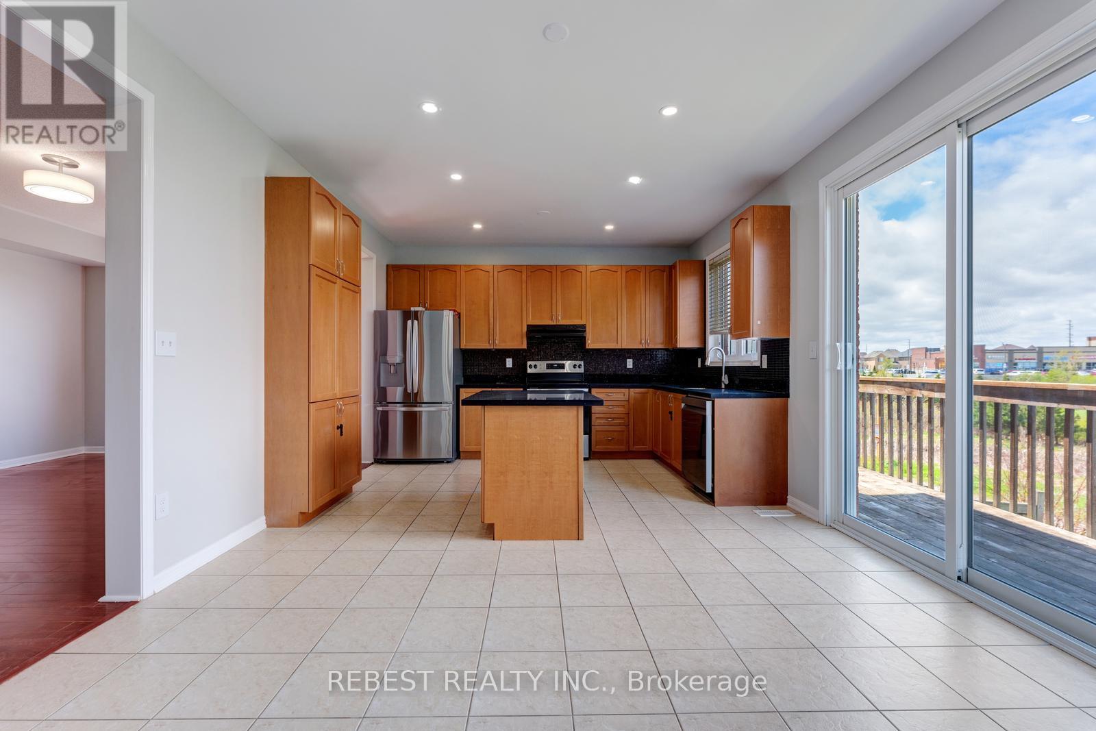 22 Birch Tree Trail, Brampton, Ontario  L6P 3M8 - Photo 11 - W13136846