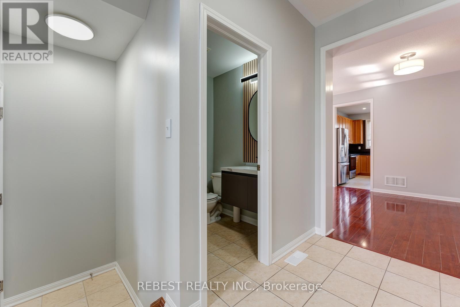 22 Birch Tree Trail, Brampton, Ontario  L6P 3M8 - Photo 5 - W13136846