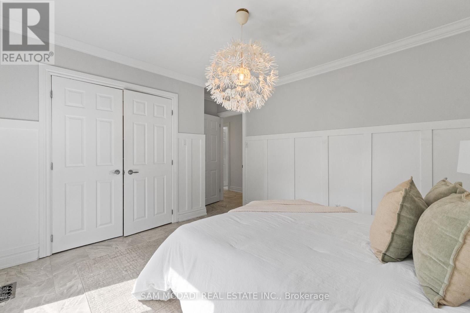 927 Ingersoll Court, Mississauga, Ontario  L5J 2S2 - Photo 18 - W13136852
