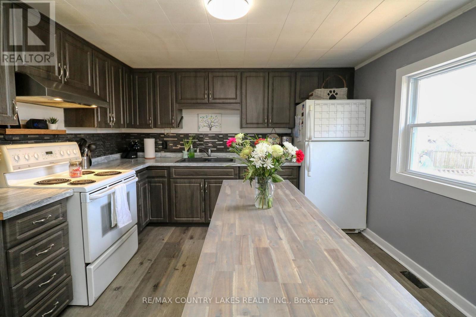 945 First Street S, Gravenhurst, Ontario  P1P 1K3 - Photo 10 - X13136700