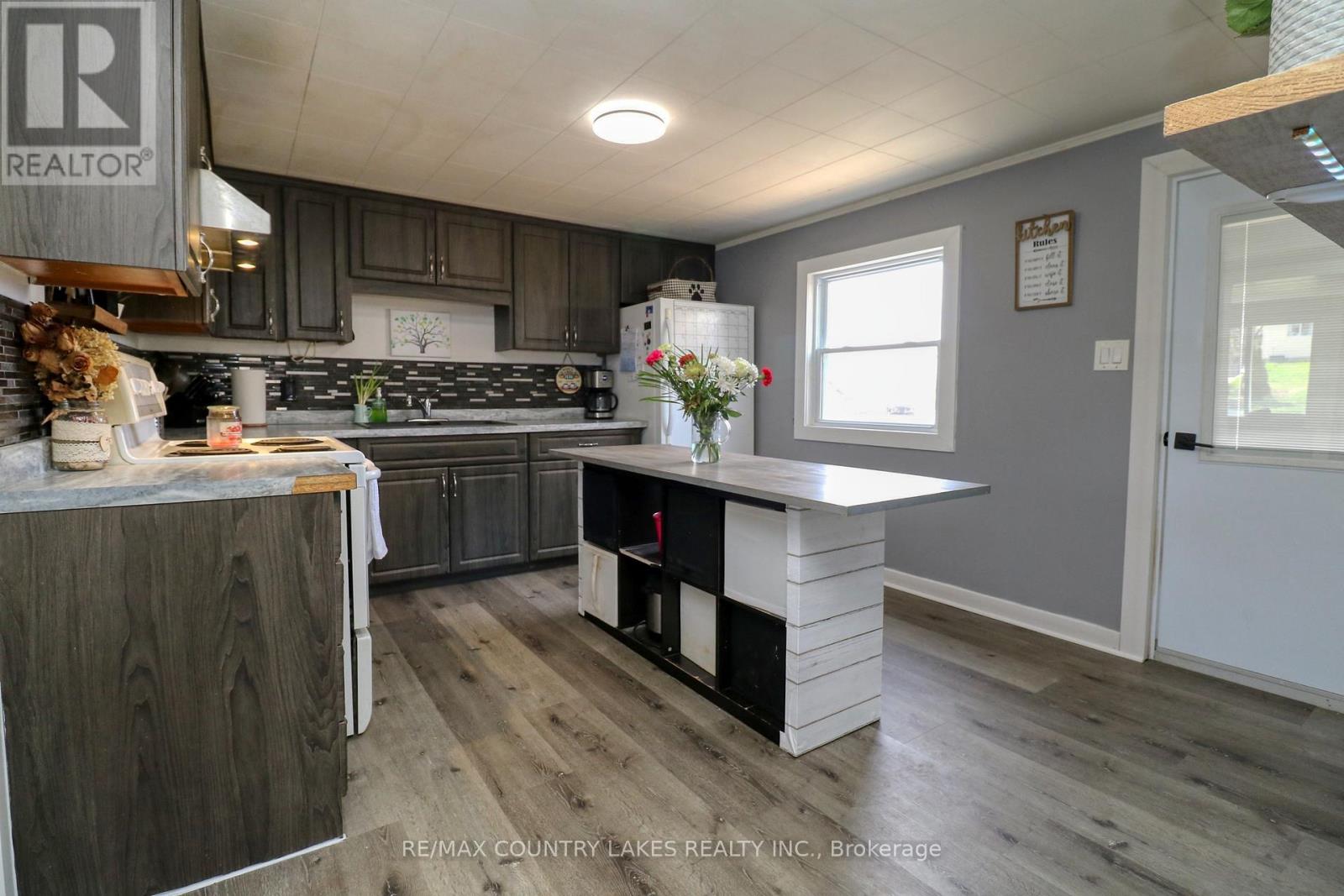 945 First Street S, Gravenhurst, Ontario  P1P 1K3 - Photo 9 - X13136700