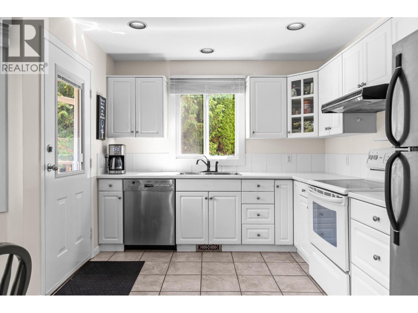 9631 Jensen Road, Lake Country, British Columbia  V4V 1S6 - Photo 10 - 10387491
