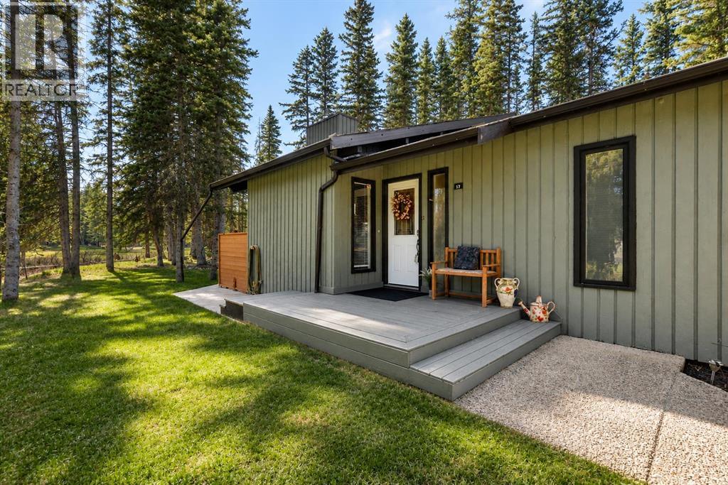 12 Wolf Crescent, Rural Rocky View County, Alberta  T3Z 1A3 - Photo 3 - A2311257
