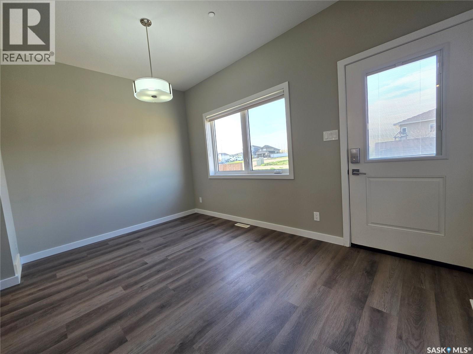 553 Douglas Drive, Swift Current, Saskatchewan  S9H 5R6 - Photo 10 - SK036118