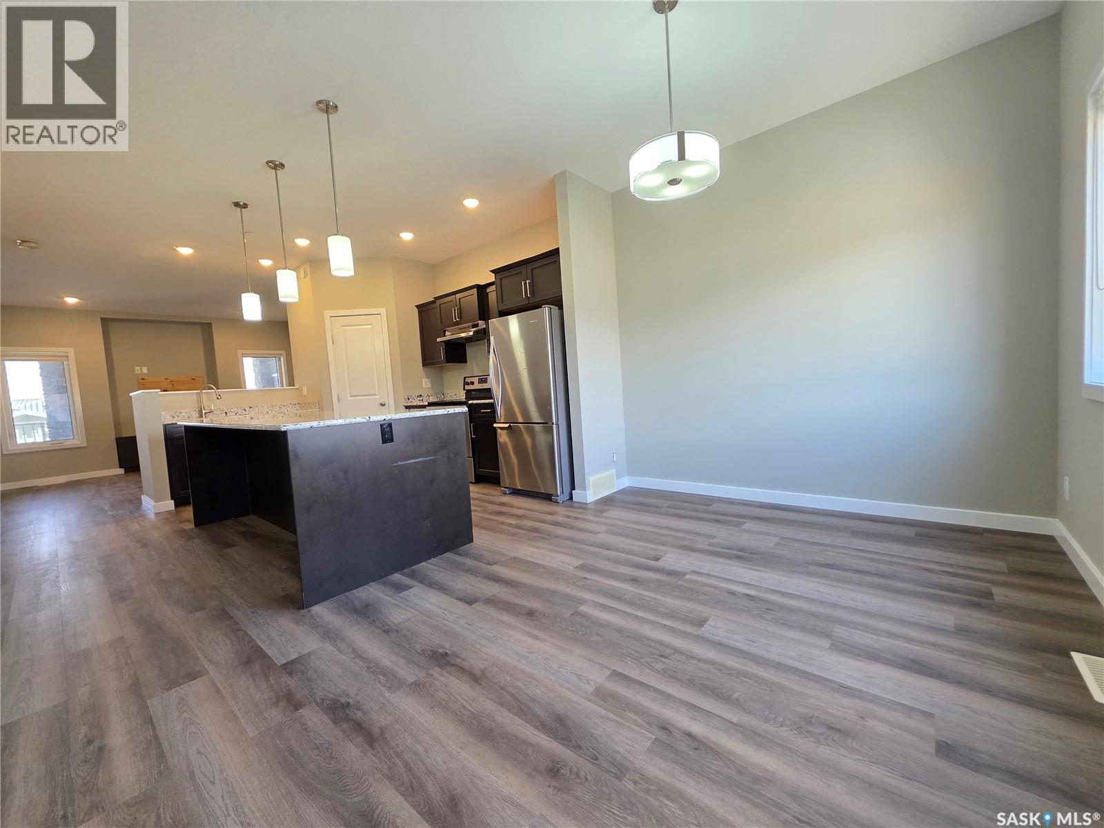 553 Douglas Drive, Swift Current, Saskatchewan  S9H 5R6 - Photo 11 - SK036118