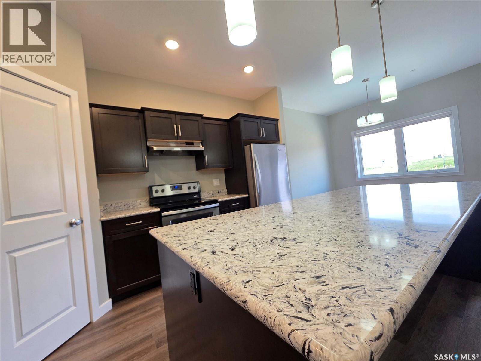 553 Douglas Drive, Swift Current, Saskatchewan  S9H 5R6 - Photo 8 - SK036118