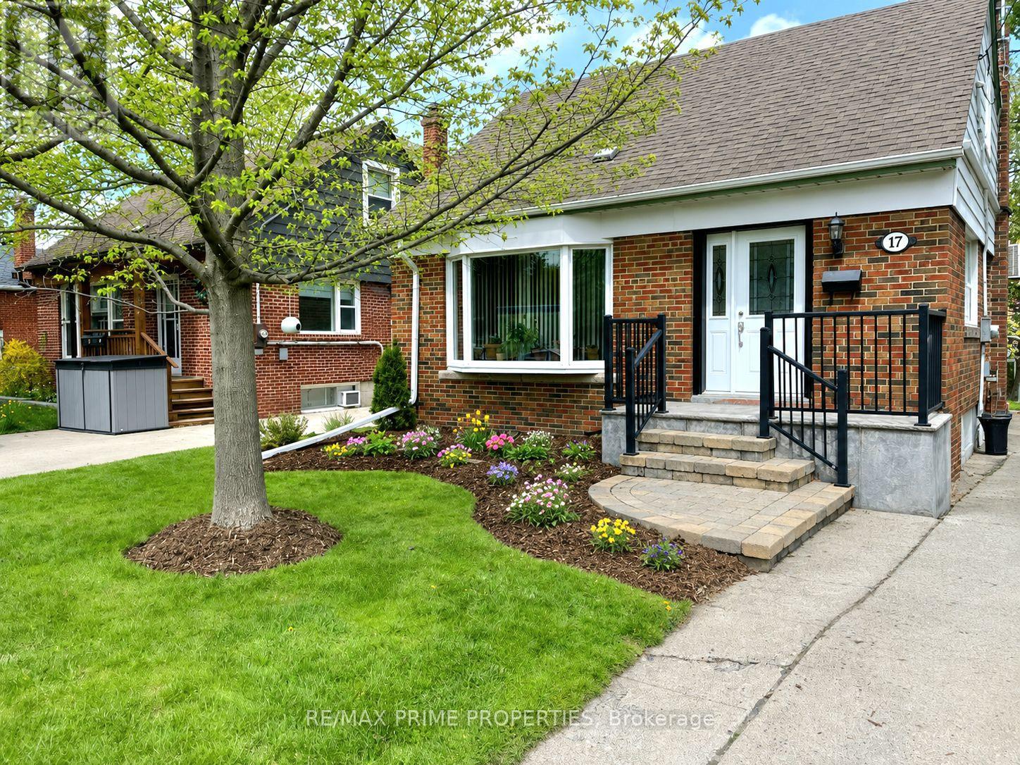 17 TARDREE PLACE, Toronto, Ontario