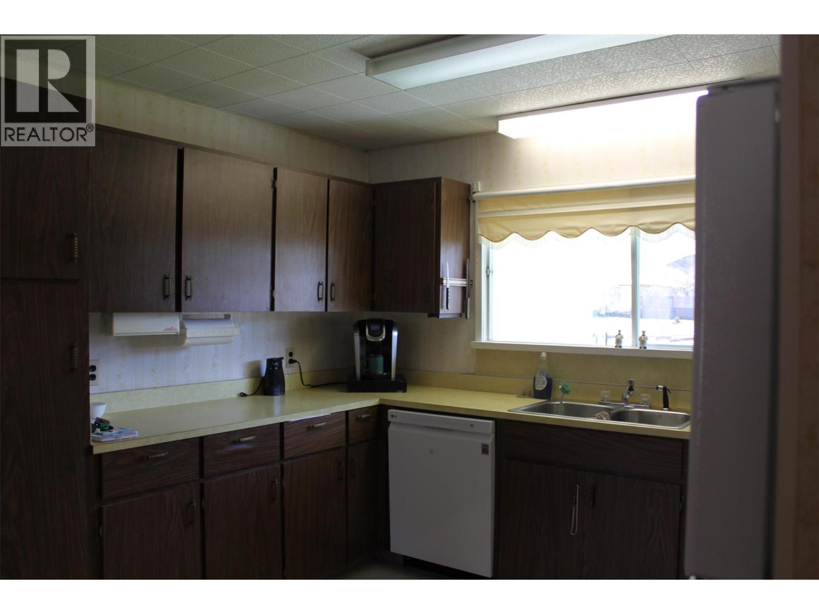 208 Maple Street, Fauquier, British Columbia  V0G 1J0 - Photo 5 - 10387465
