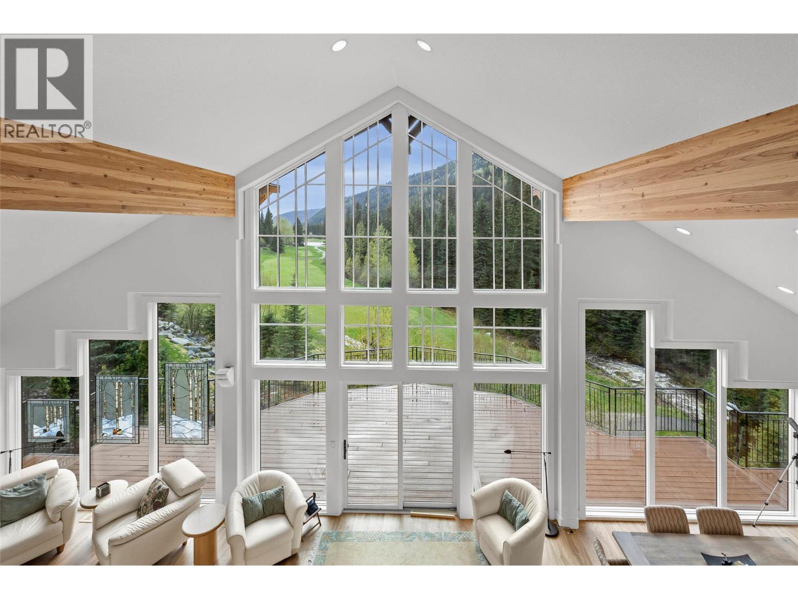 2402 Fairways Drive, Sun Peaks, British Columbia  V0E 5N0 - Photo 10 - 10387739