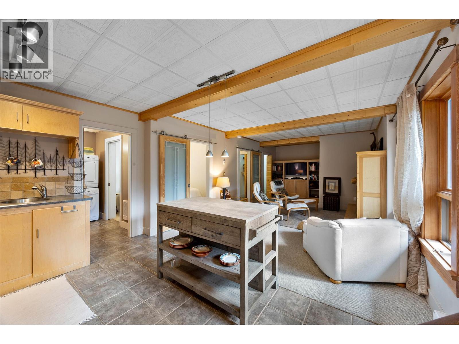 2402 Fairways Drive, Sun Peaks, British Columbia  V0E 5N0 - Photo 46 - 10387739