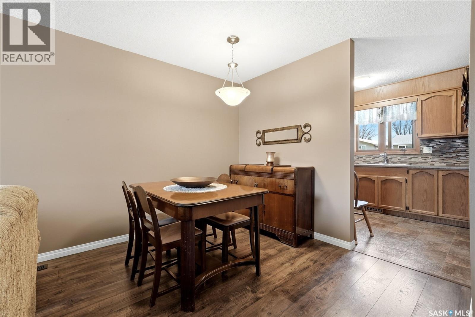 41 Spruceview Road, Regina, Saskatchewan  S4R 0E1 - Photo 8 - SK036005