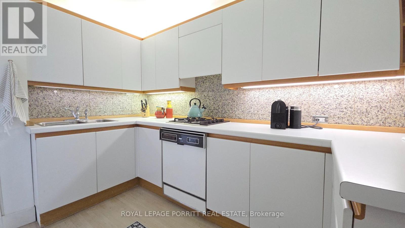 51 Thirty Sixth Street, Toronto, Ontario  M8W 3L1 - Photo 11 - W12884616