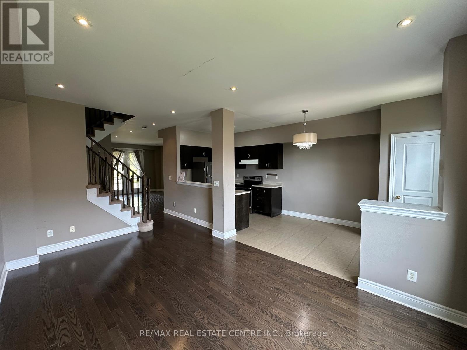 2491 Postmaster Drive, Oakville, Ontario  L6M 0L5 - Photo 10 - W12919564