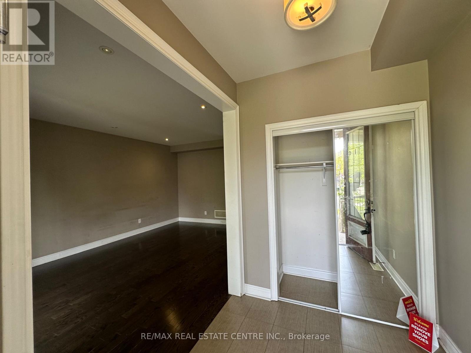 2491 Postmaster Drive, Oakville, Ontario  L6M 0L5 - Photo 3 - W12919564