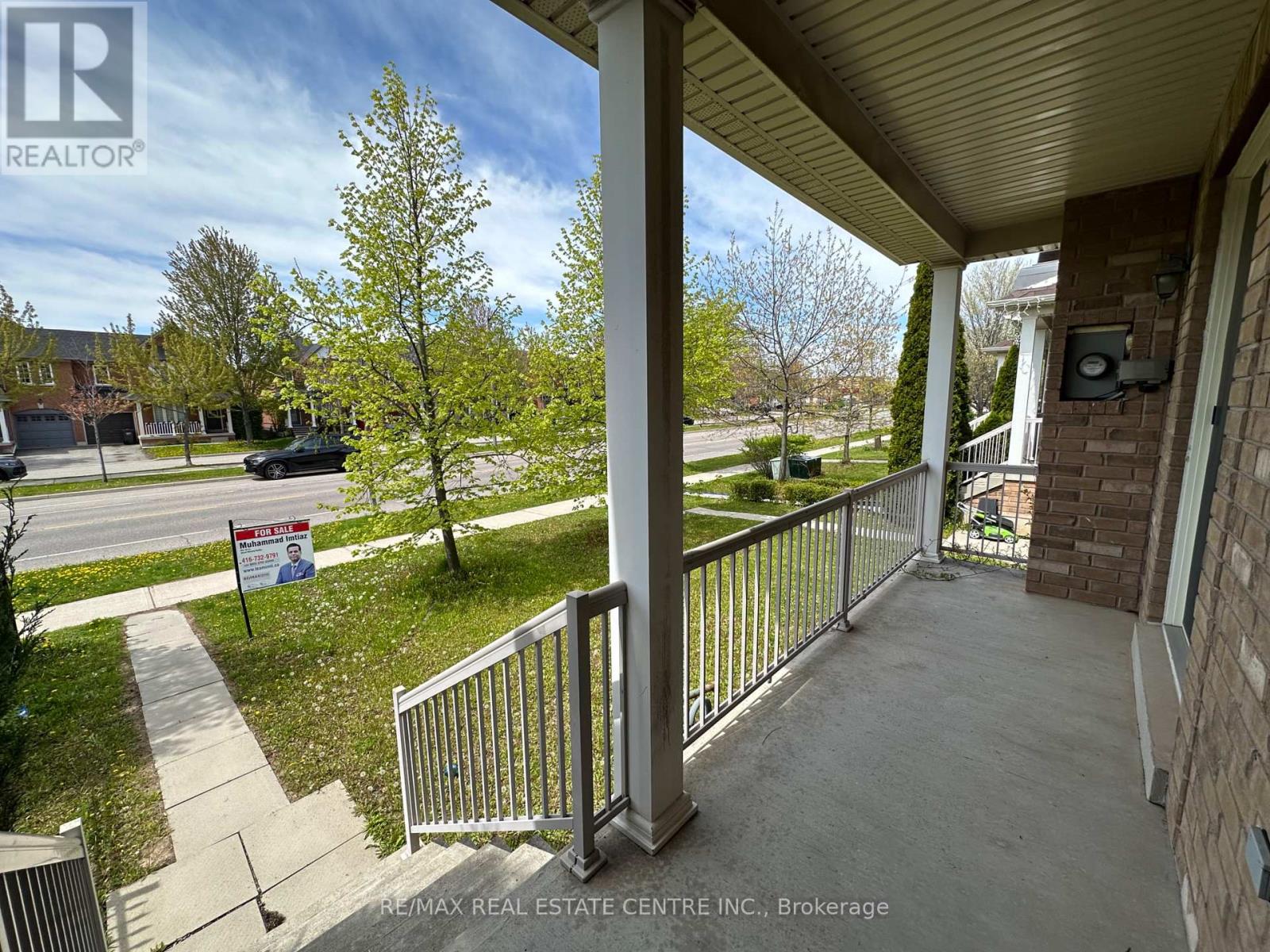 2491 Postmaster Drive, Oakville, Ontario  L6M 0L5 - Photo 2 - W12919564