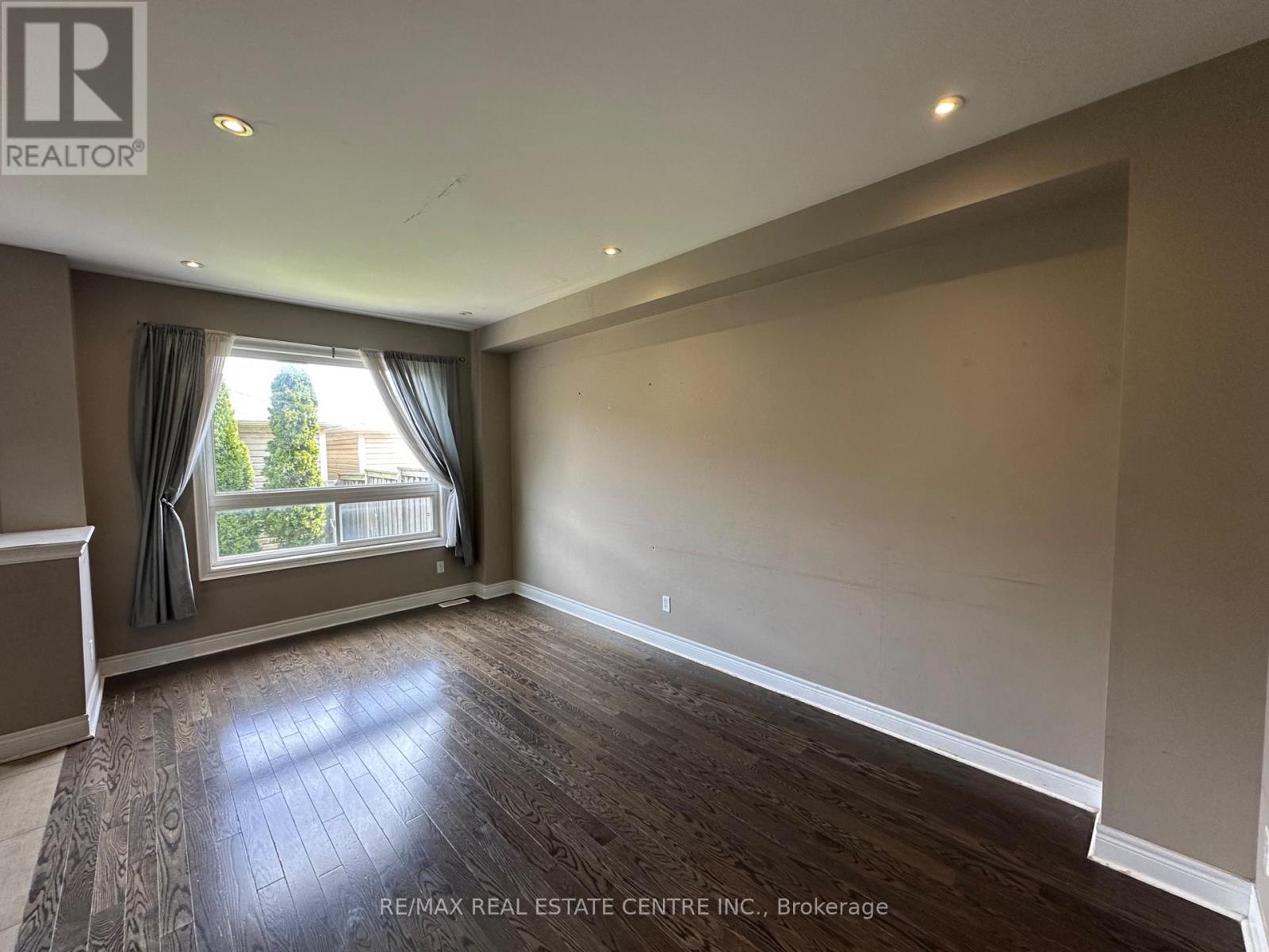 2491 Postmaster Drive, Oakville, Ontario  L6M 0L5 - Photo 8 - W12919564