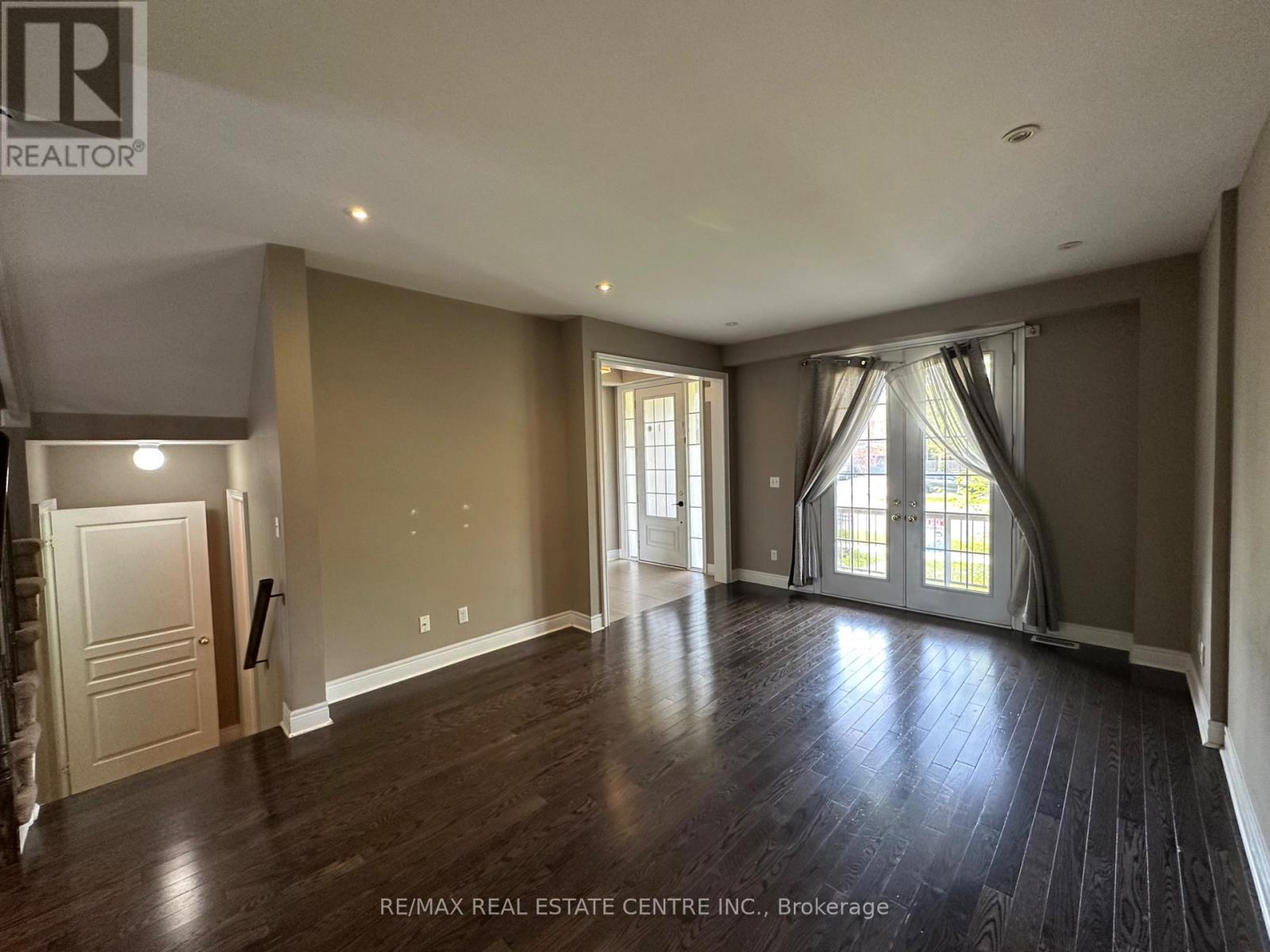 2491 Postmaster Drive, Oakville, Ontario  L6M 0L5 - Photo 6 - W12919564