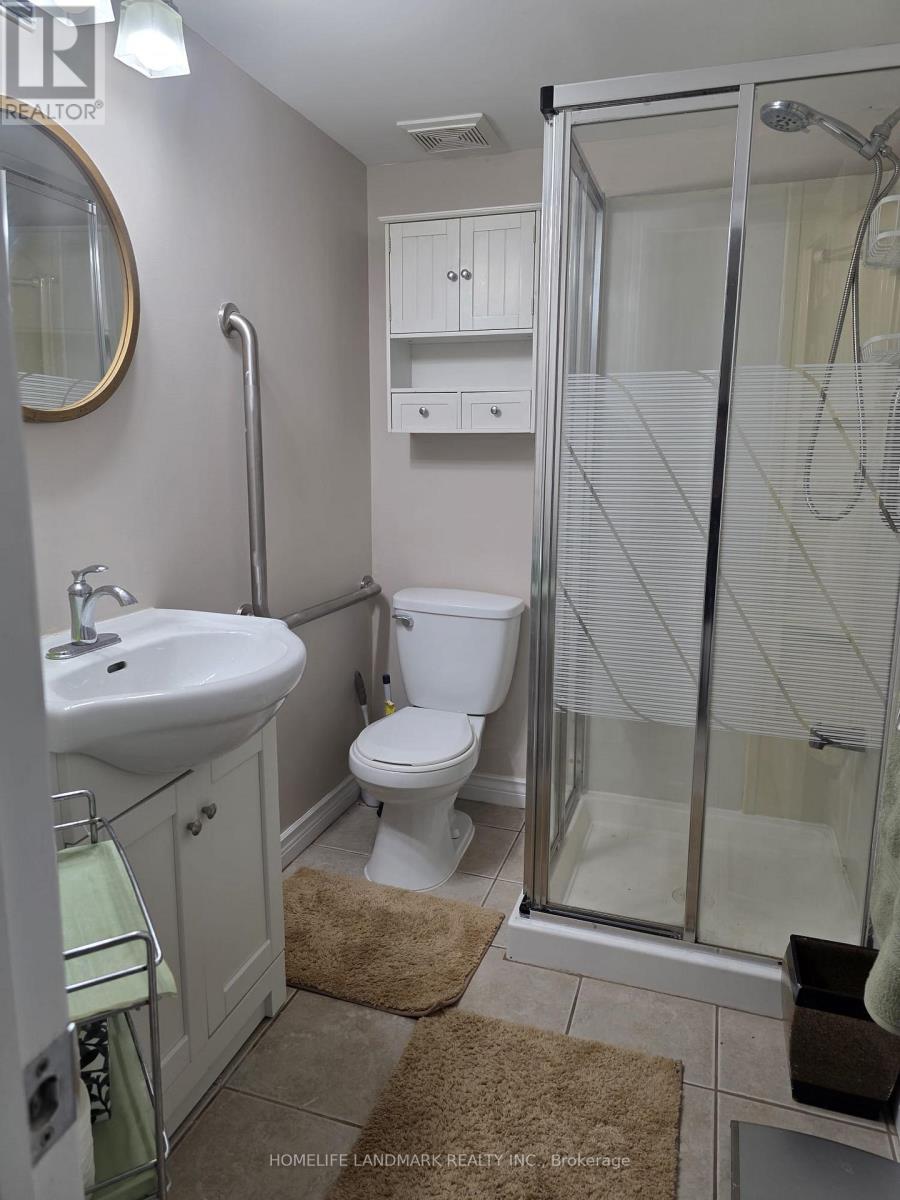 1160 Windgrove Square, Pickering, Ontario  L1X 2S6 - Photo 6 - E13136928