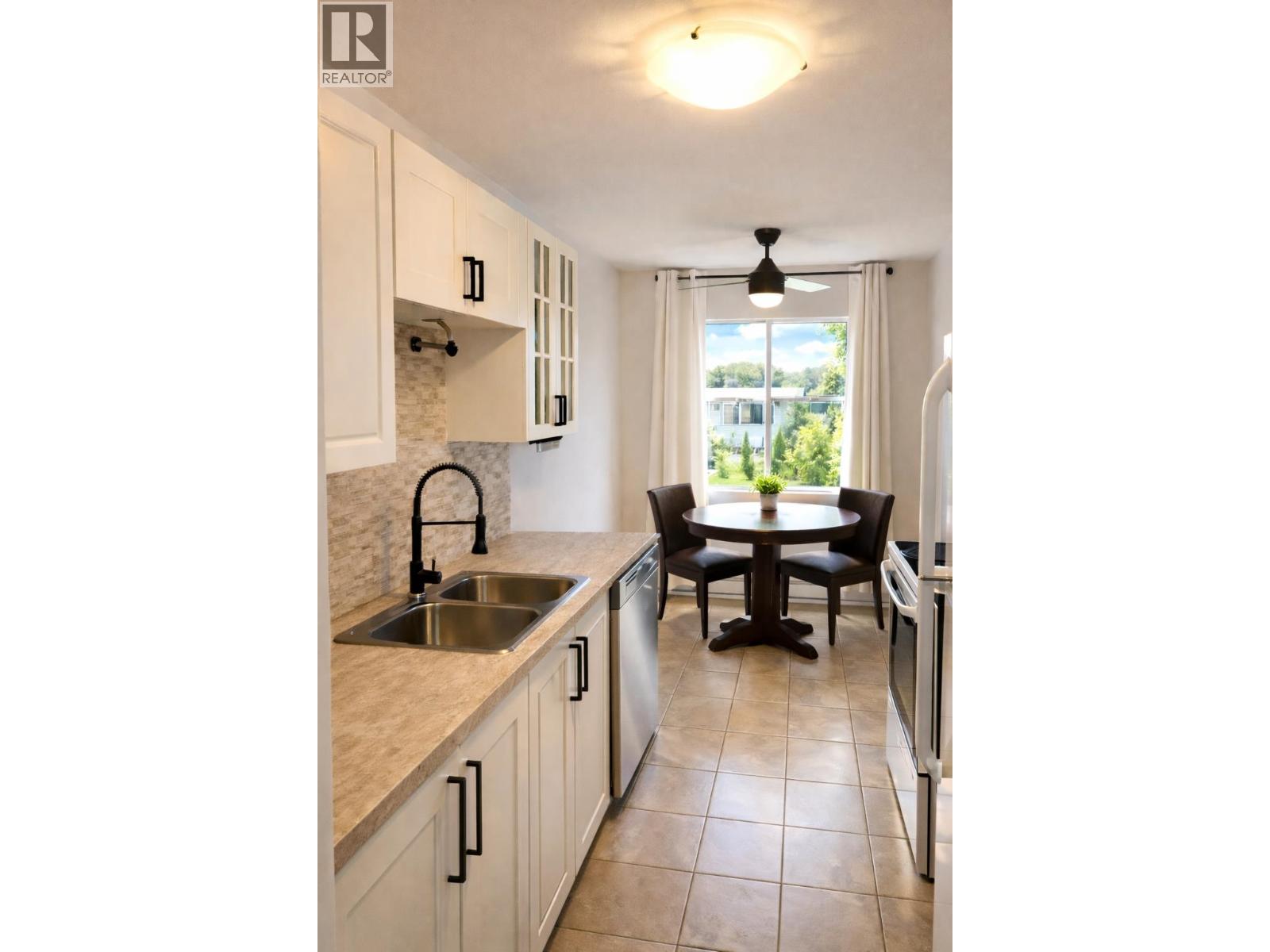 5 38171 Westway Avenue, Squamish, British Columbia  V8B 0Y4 - Photo 4 - R3106241