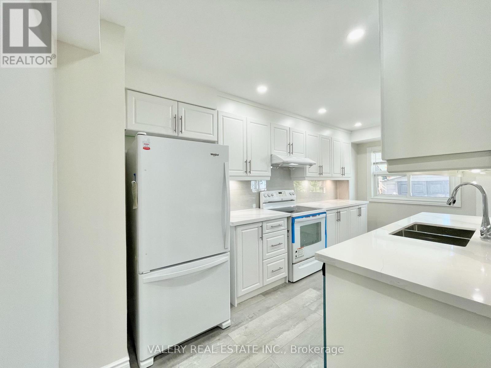 26 Homeland Court, Brampton, Ontario  L6S 1R8 - Photo 2 - W13136926