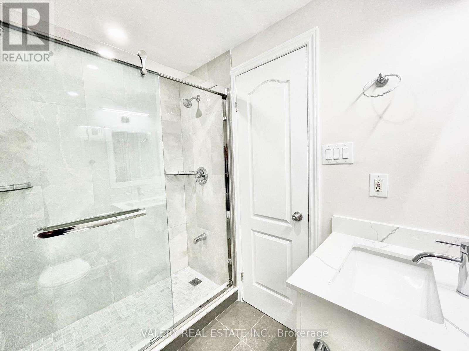 26 Homeland Court, Brampton, Ontario  L6S 1R8 - Photo 9 - W13136926