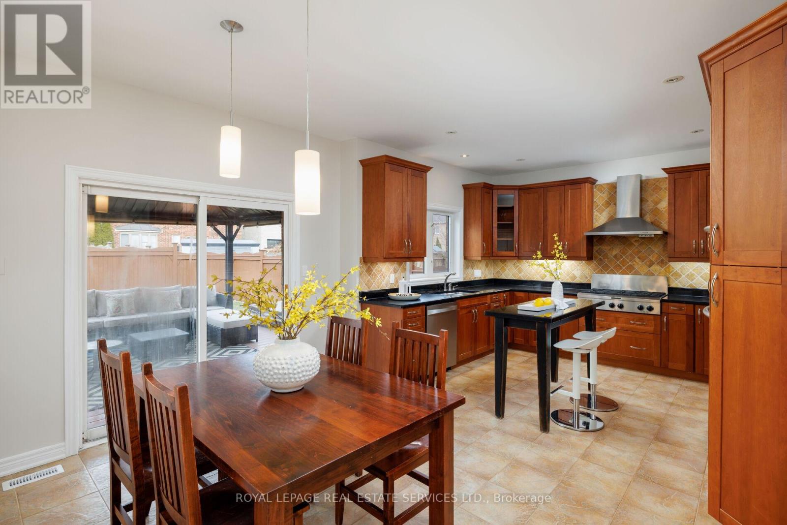 2313 Coronation Drive, Oakville, Ontario  L6H 7N1 - Photo 13 - W13136932
