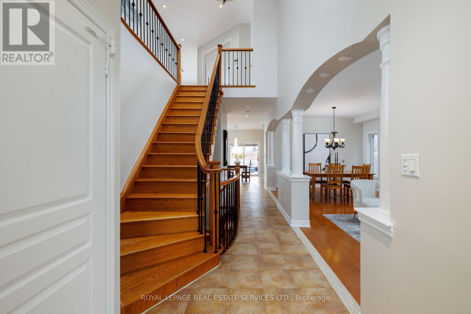 2313 Coronation Drive, Oakville, Ontario  L6H 7N1 - Photo 5 - W13136932