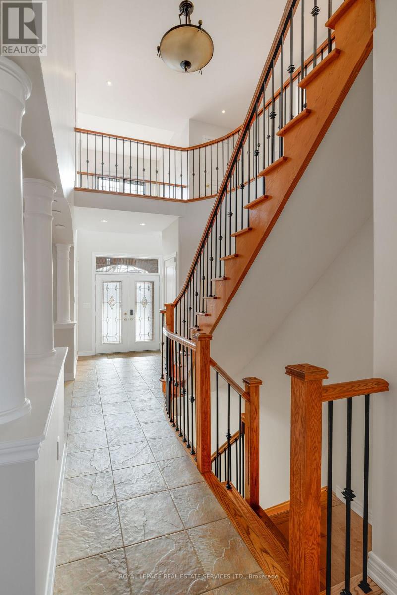 2313 Coronation Drive, Oakville, Ontario  L6H 7N1 - Photo 6 - W13136932
