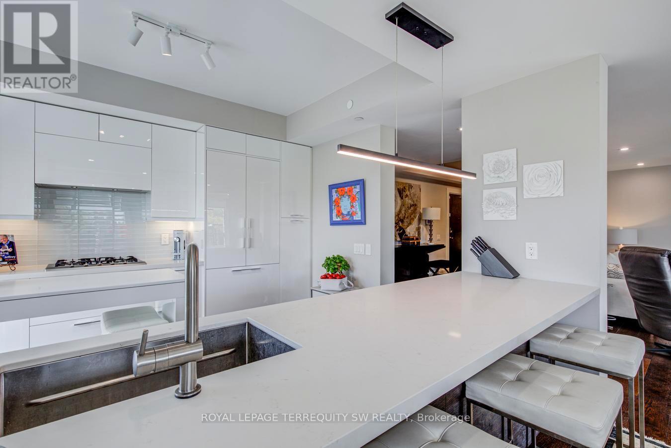 605 - 3 Southvale Drive, Toronto, Ontario  M4G 1G1 - Photo 18 - C13119578