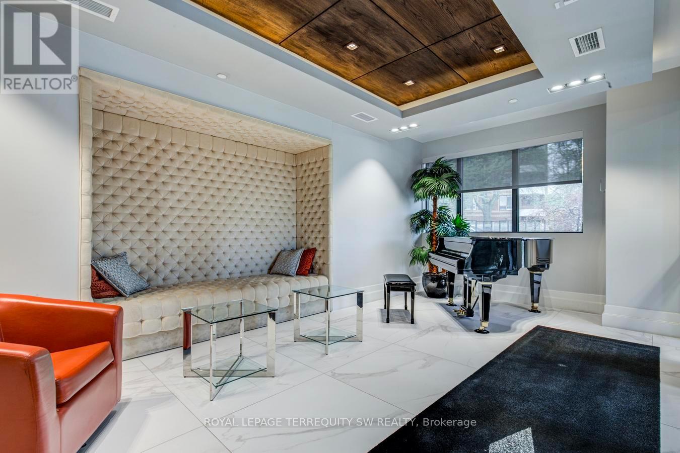 605 - 3 Southvale Drive, Toronto, Ontario  M4G 1G1 - Photo 3 - C13119578