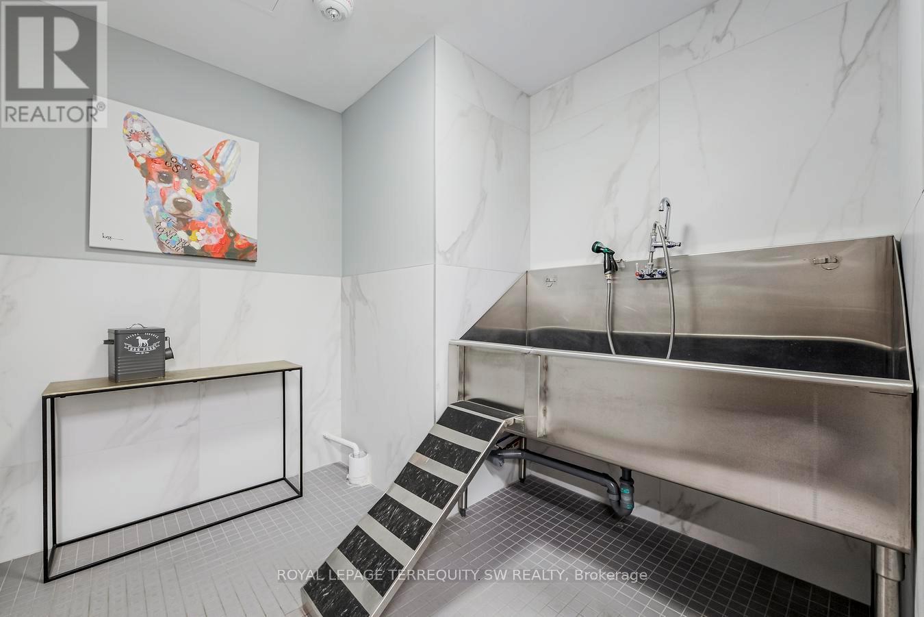 605 - 3 Southvale Drive, Toronto, Ontario  M4G 1G1 - Photo 49 - C13119578