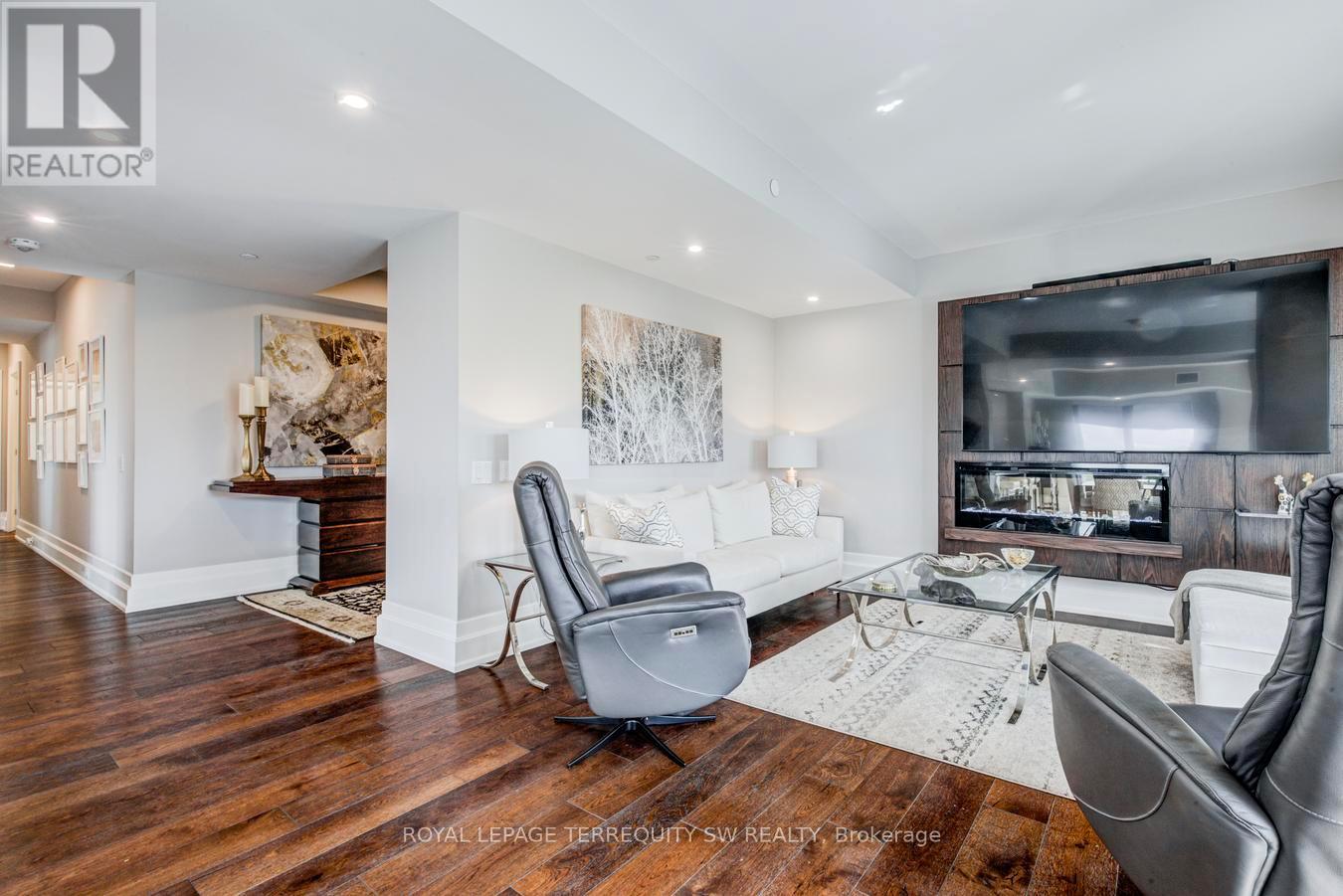 605 - 3 Southvale Drive, Toronto, Ontario  M4G 1G1 - Photo 9 - C13119578