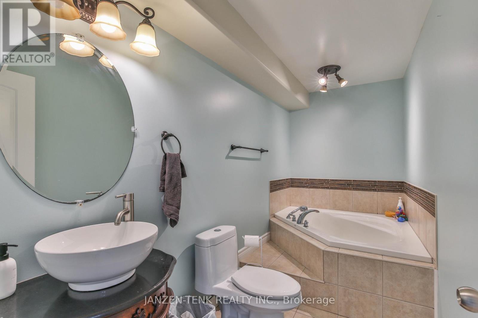 9240 Old Chapel Street, Bayham, Ontario  N0J 1Y0 - Photo 30 - X13136998