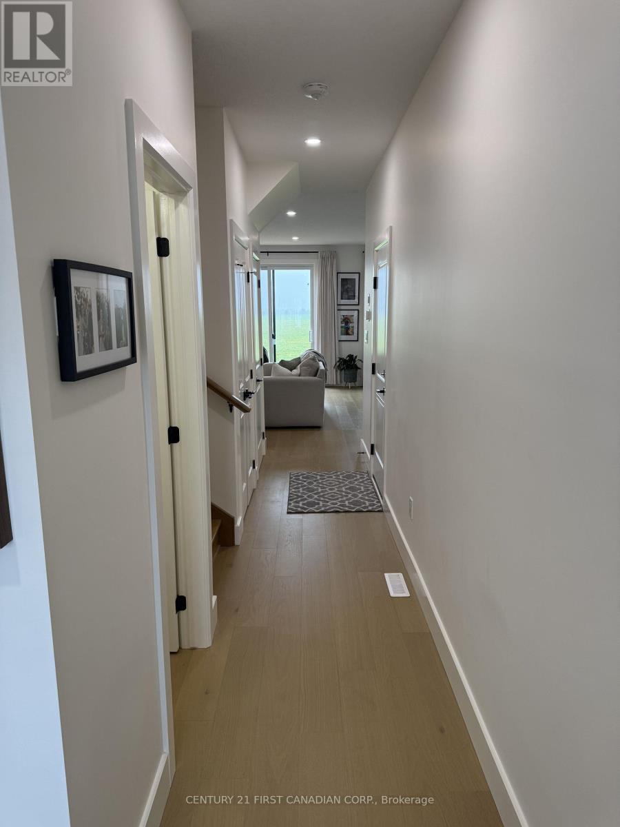 59 - 147 Scott's Drive, Lucan Biddulph, Ontario  N0M 2J0 - Photo 2 - X13137176