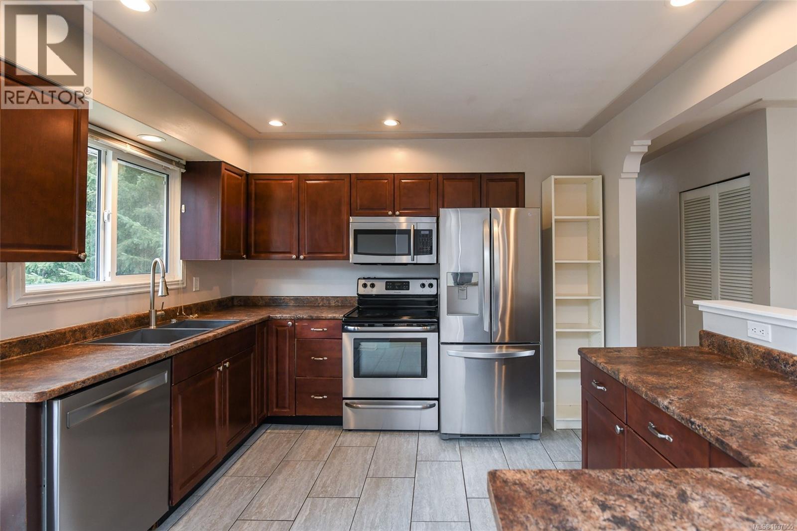 30 Rod & Gun Rd, Courtenay, British Columbia  V9N 3M9 - Photo 10 - 1037055