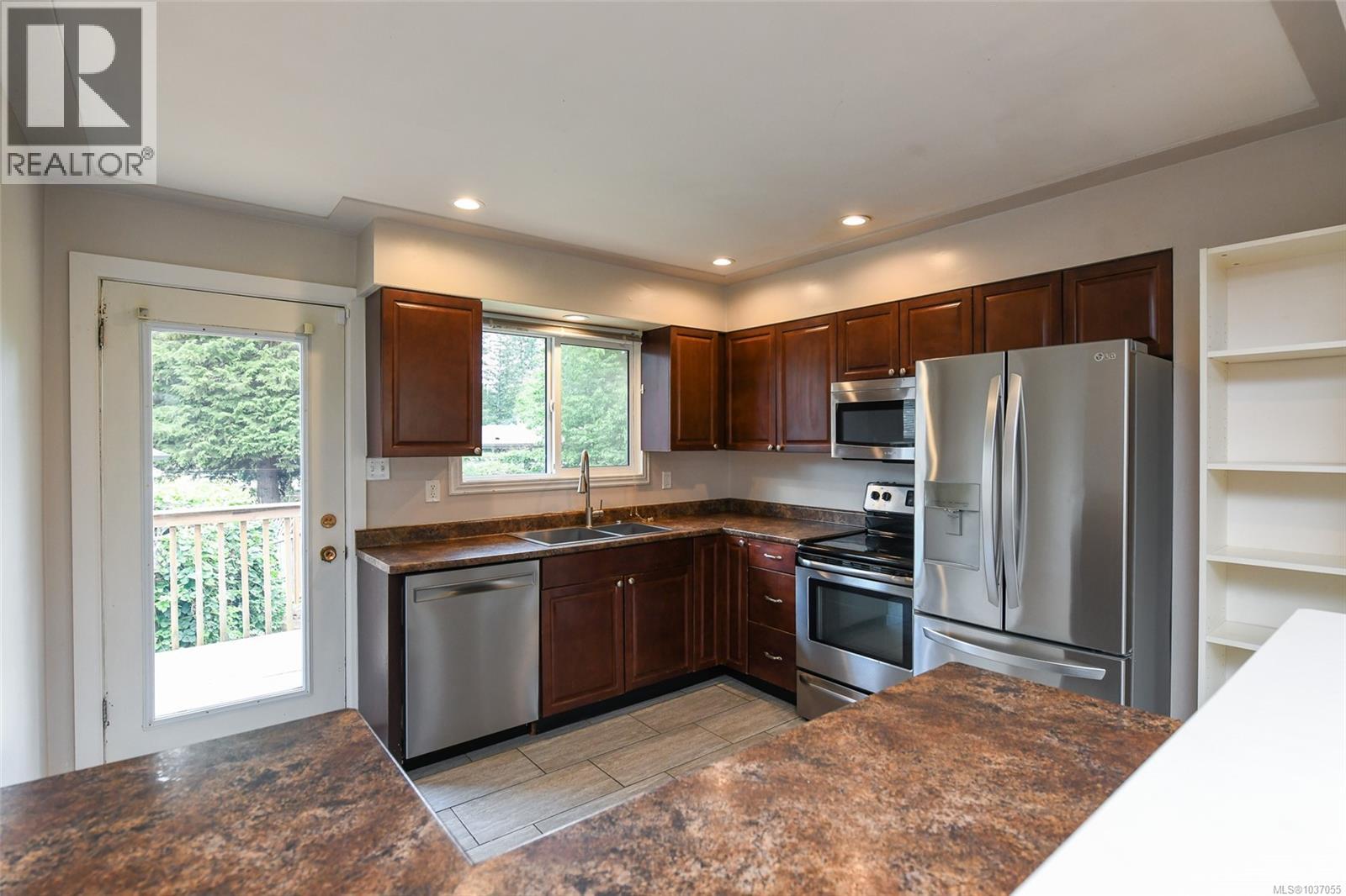 30 Rod & Gun Rd, Courtenay, British Columbia  V9N 3M9 - Photo 11 - 1037055
