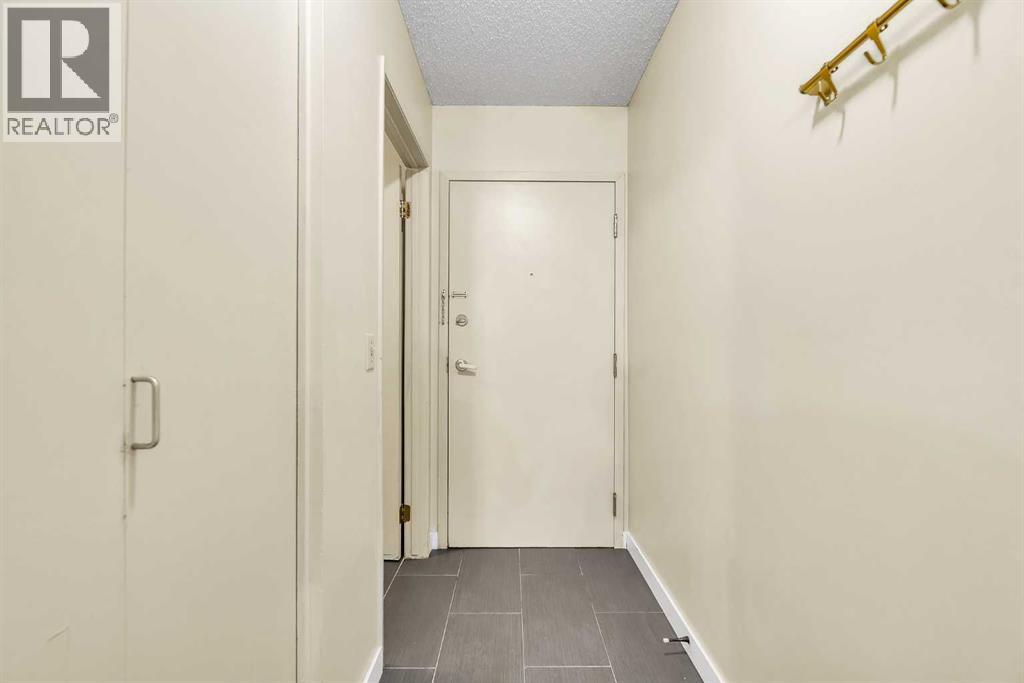 1332, 1332 Edenwold Heights NW, Calgary, Alberta  T3A 3T5 - Photo 7 - A2310964