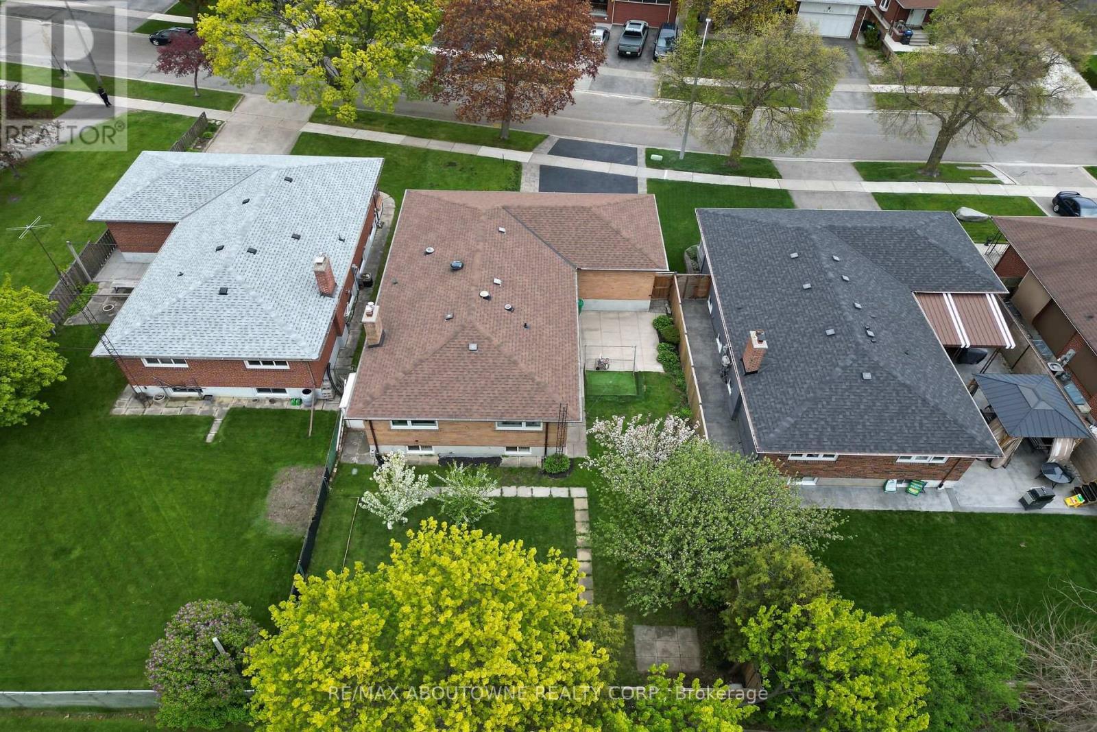 3302 Cardross Road, Mississauga, Ontario  L4X 2N2 - Photo 47 - W13117408