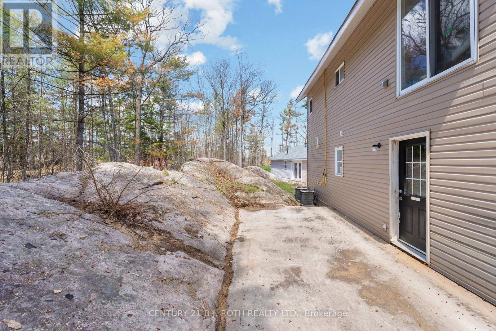 1411 Hwy 11 S, Gravenhurst, Ontario  P0E 1G0 - Photo 31 - X13136978