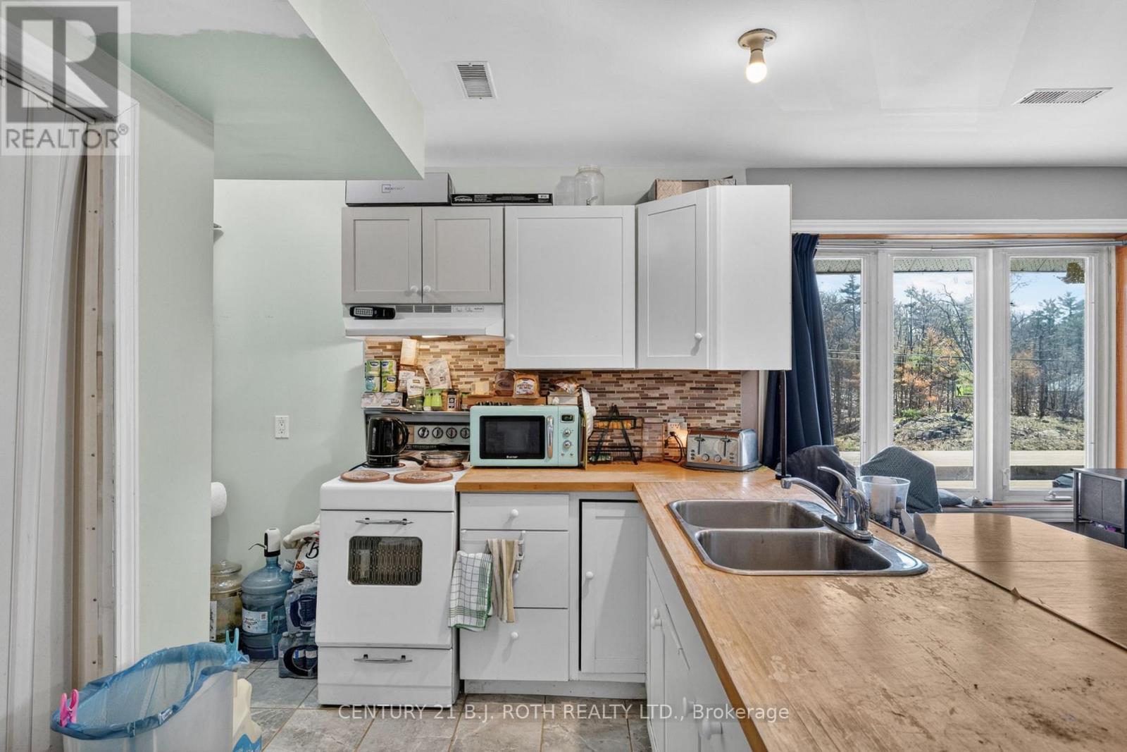 1411 Hwy 11 S, Gravenhurst, Ontario  P0E 1G0 - Photo 37 - X13136978