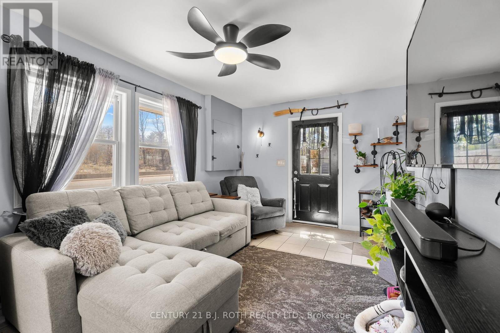 1411 Hwy 11 S, Gravenhurst, Ontario  P0E 1G0 - Photo 7 - X13136978