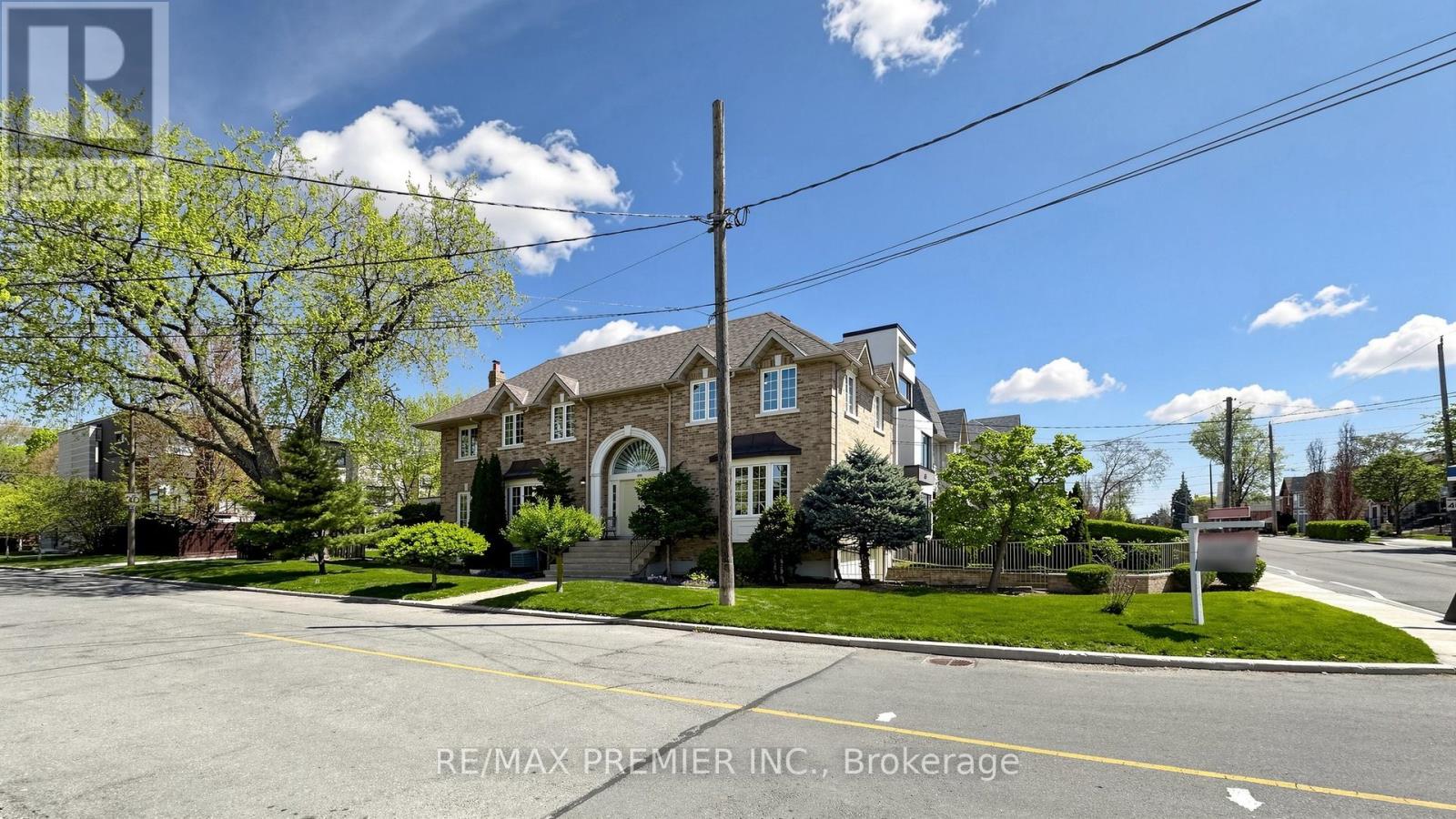 488 Woburn Avenue, Toronto, Ontario  M5M 1L7 - Photo 2 - C13121646