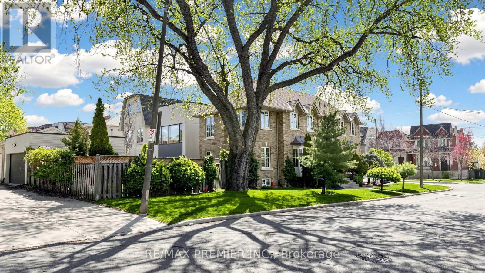 488 Woburn Avenue, Toronto, Ontario  M5M 1L7 - Photo 4 - C13121646