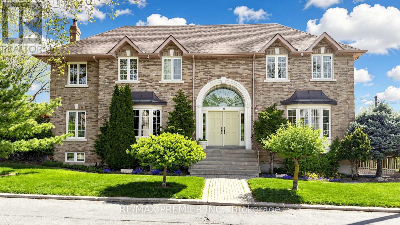 488 WOBURN AVENUE, Toronto, Ontario