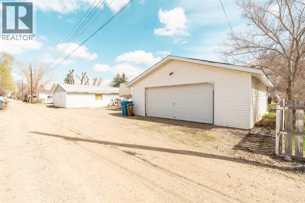 5816 52 Street, Taber, Alberta  T1G 1K7 - Photo 38 - A2306853
