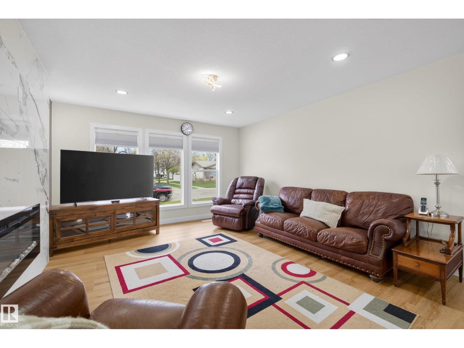 11 Labelle Cr, St. Albert, Alberta  T8N 2G6 - Photo 6 - E4488155