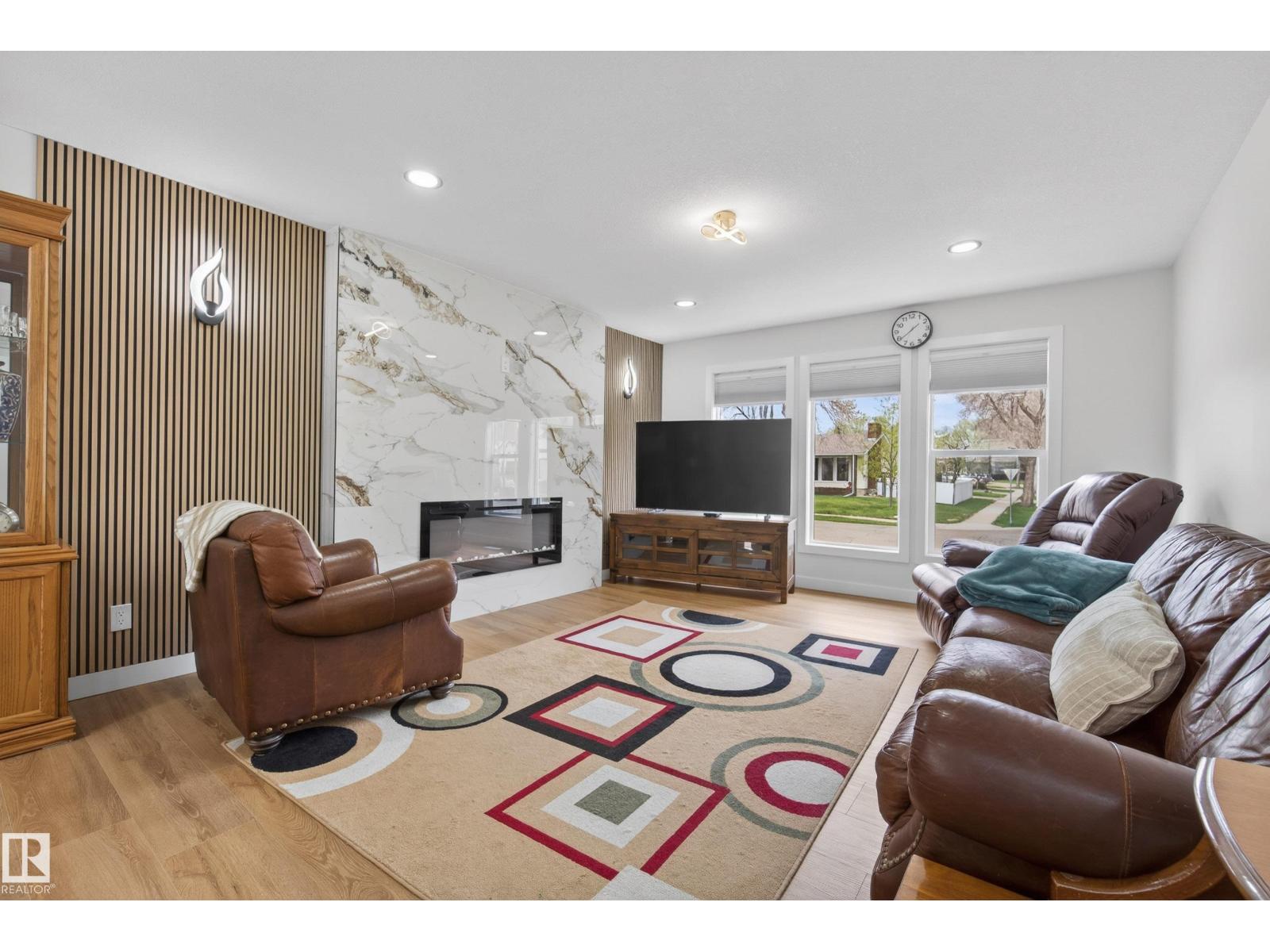 11 Labelle Cr, St. Albert, Alberta  T8N 2G6 - Photo 4 - E4488155