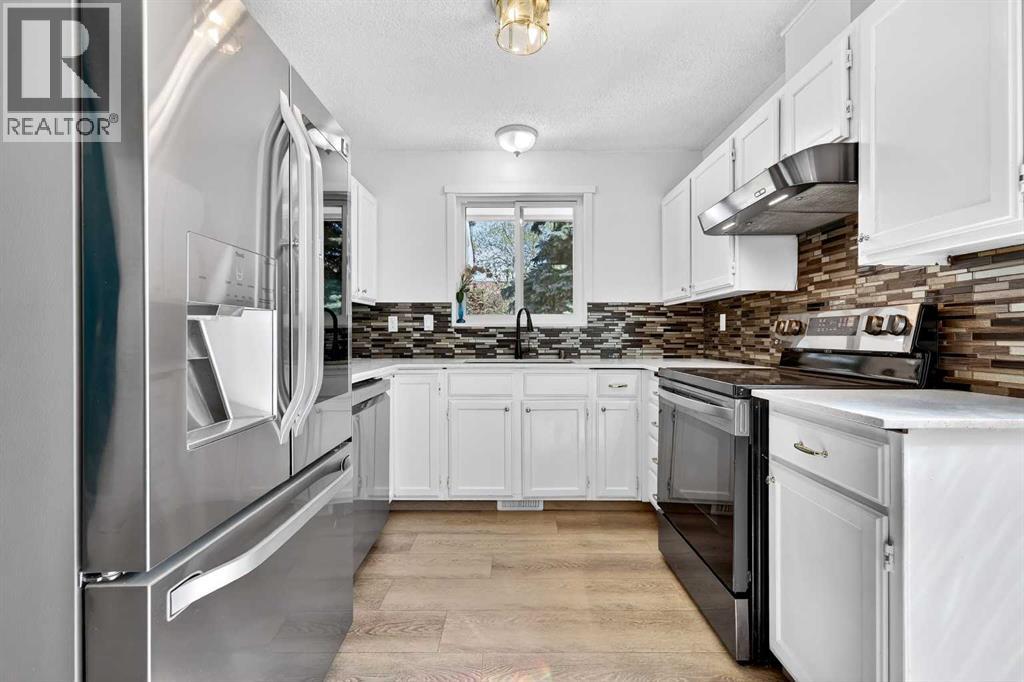 236 Mckerrell Way SE, Calgary, Alberta  T2Z 1N8 - Photo 4 - A2309398